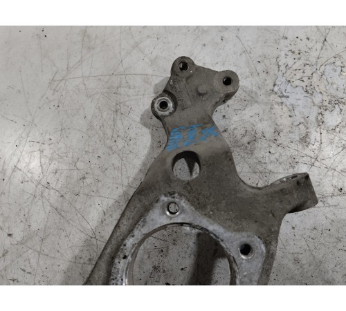 Кулак поворотный задний правый