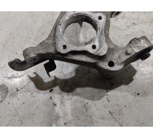 Кулак поворотный задний правый