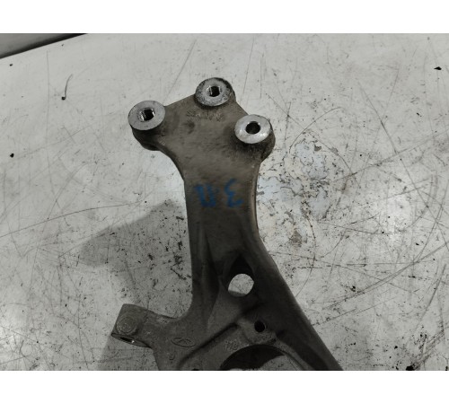 Кулак поворотный задний правый