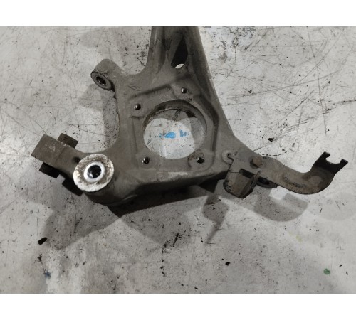 Кулак поворотный задний правый