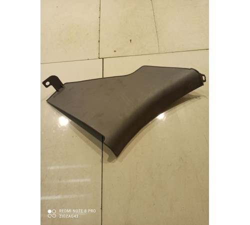 Накладка стойки (передняя, левая)