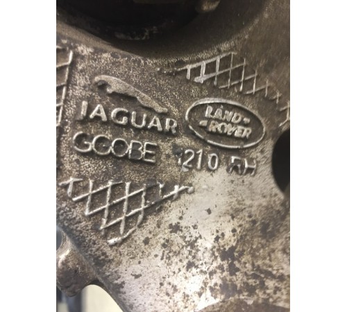 Кулак поворотный (задний, левый)