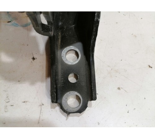 Петля двери передняя верхняя левая