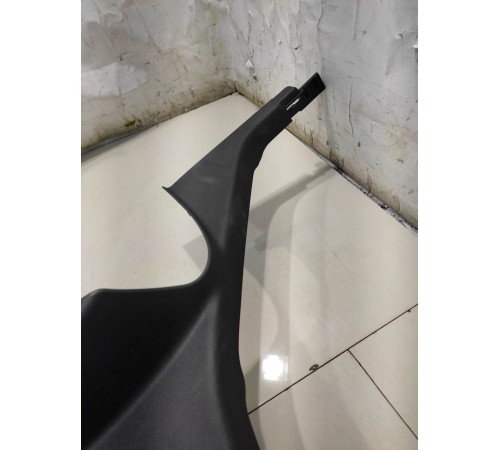 Обшивка салона (правая)