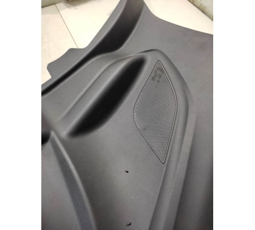 Обшивка салона (правая)