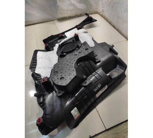 Обшивка салона (правая)