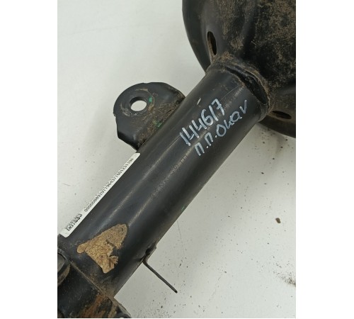 Амортизатор подвески передний правый в сборе