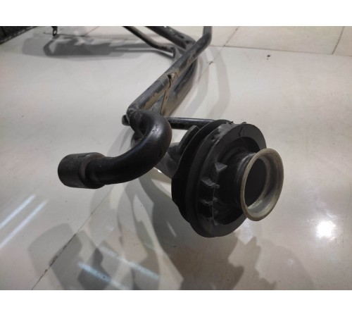 Горловина топливного бака