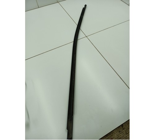 Уплотнитель стекла передний правый внешний