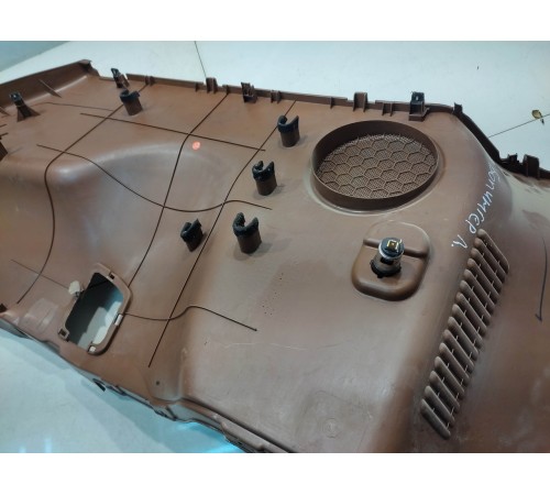 Обшивка багажника (левая)