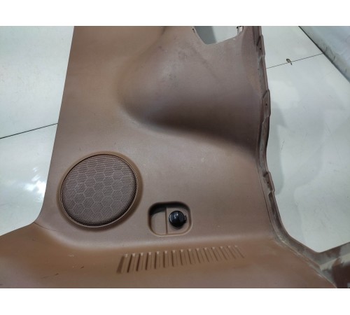 Обшивка багажника (левая)