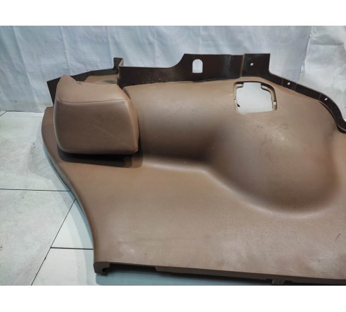 Обшивка багажника (левая)