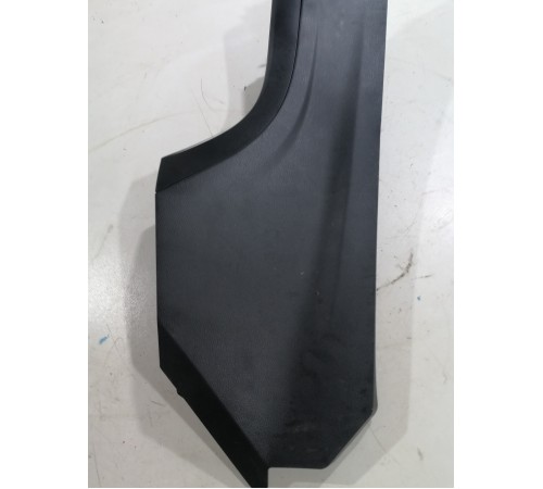 Накладка центральной консоли левая 