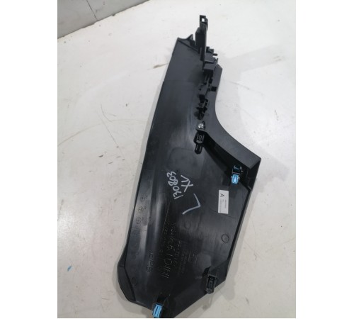 Накладка центральной консоли левая 