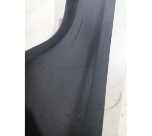 Накладка центральной консоли левая 