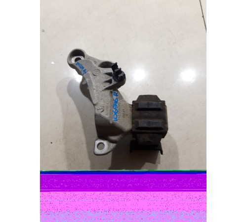 Кронштейн(крепление) двигателя правый