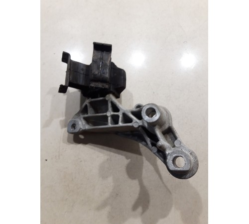 Кронштейн(крепление) двигателя правый