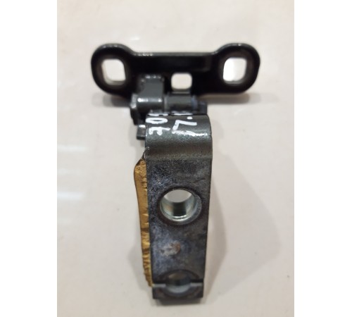 Петля двери (передняя, правая, верхняя)