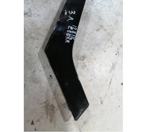 Декоративная накладка кузова задняя левая