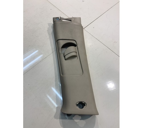 Обшивка средней стойки (левая, верхняя)