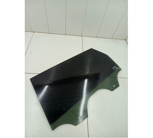 Стекло двери заднее левое