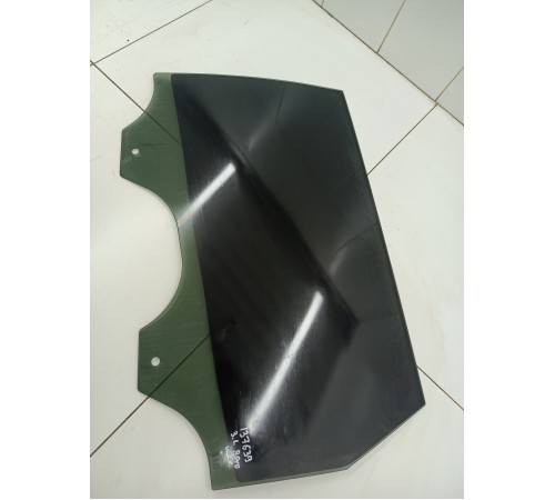 Стекло двери заднее левое