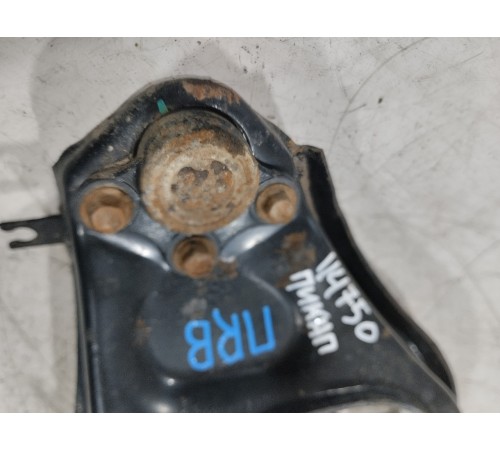 Рычаг подвески передний правый верхний