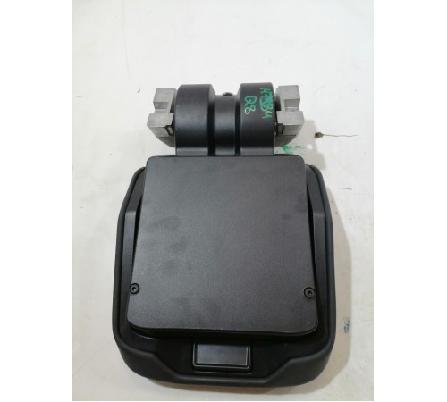 Подлокотник центральной консоли