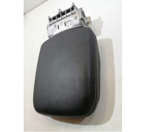 Подлокотник центральной консоли