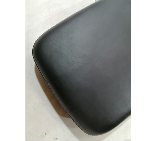 Подлокотник центральной консоли