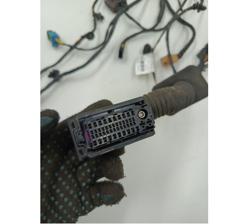 Электропроводка двери передняя левая