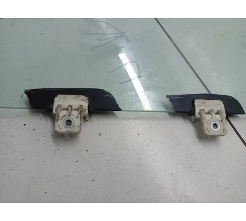 Стекло Переднее левое