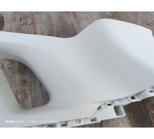 Обшивка багажника правая верхняя