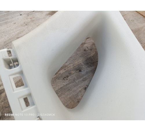 Обшивка багажника правая верхняя