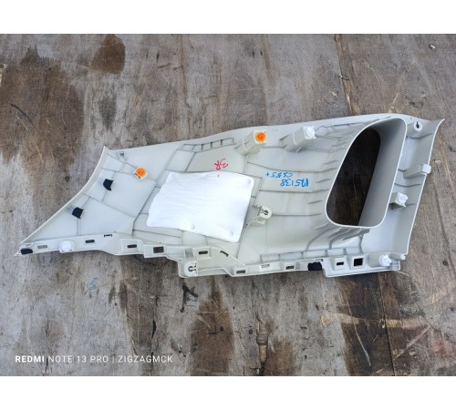 Обшивка багажника правая верхняя