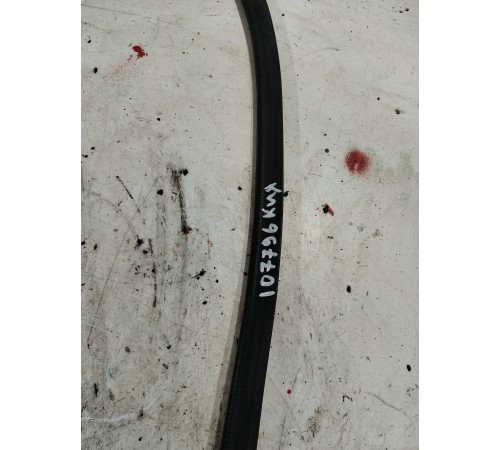 Уплотнитель стекла задний правый верхний