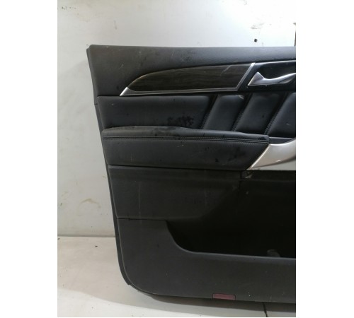 Обшивка двери передняя левая