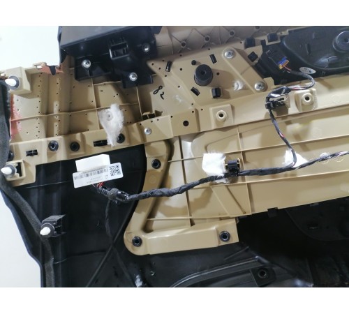 Обшивка двери передняя левая