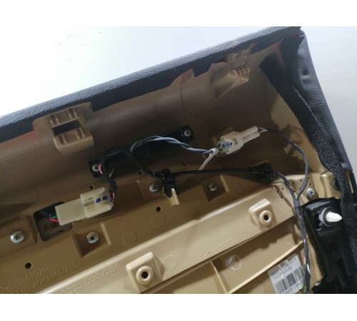 Обшивка двери передняя левая