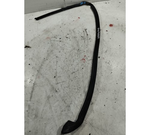 Уплотнитель стекла задний правый верхний