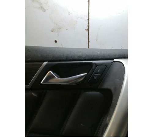 Обшивка двери передняя левая