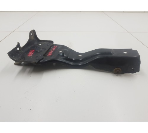 Кронштейн кузова передний левый