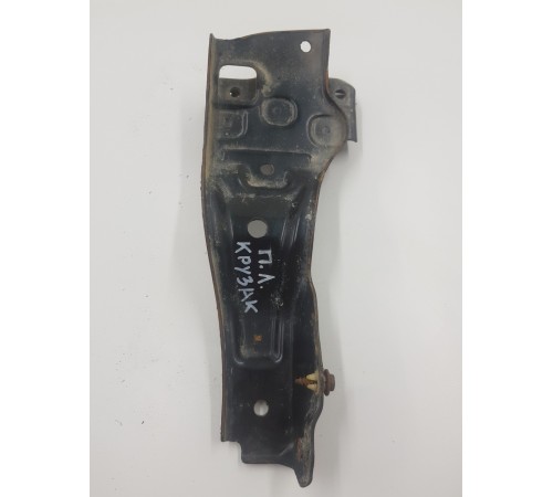 Кронштейн кузова передний левый