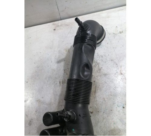 Патрубок воздушного фильтра