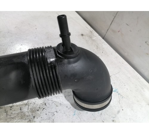 Патрубок воздушного фильтра