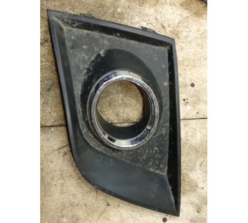 Решетка бампера переднего правая