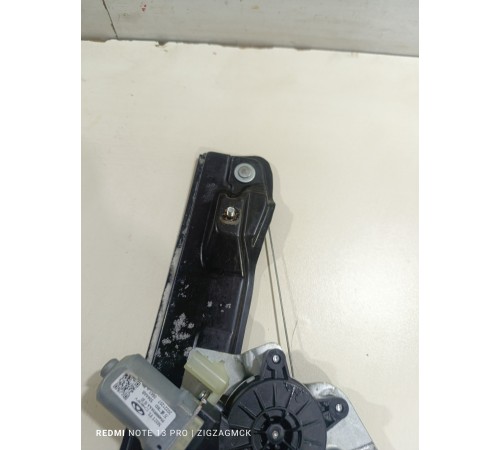 Стеклоподъемник электрический задний правый 