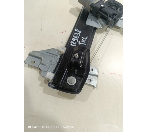 Стеклоподъемник электрический задний правый 