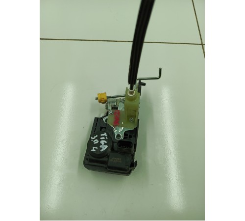 Замок двери задний правый