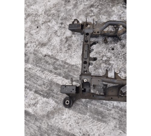 Балка подвески передняя (подрамник)